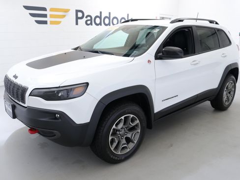 Used 2022 Jeep Cherokee Trailhawk image 3