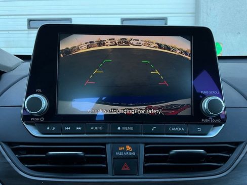 Used 2025 Nissan Altima 2.5 SV image 29