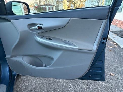 Used 2013 Toyota Corolla LE image 15