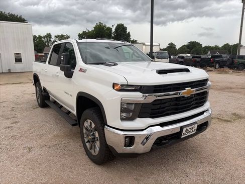 New 2026 Chevrolet Silverado 2500 LT w/ All Star Edition AWD/4WD image 8
