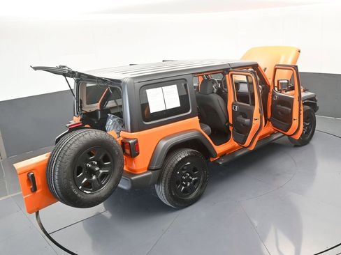 Used 2025 Jeep Wrangler Sport image 69