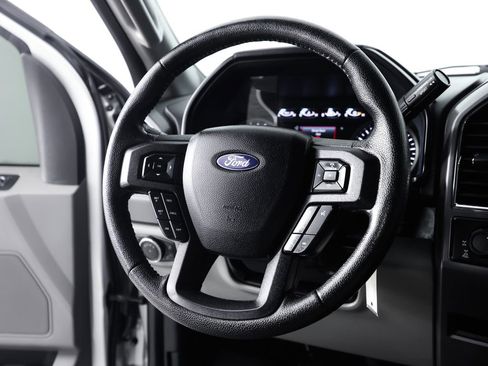 Used 2015 Ford F150 XLT w/ Equipment Group 302A Luxury AWD/4WD image 18