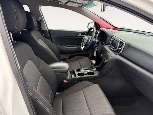 Used 2019 Kia Sportage LX image 15