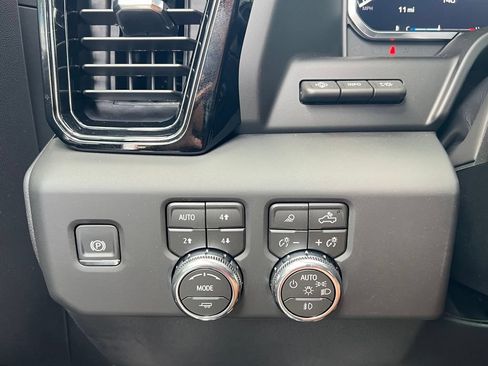 New 2026 GMC Sierra 1500 AT4 w/ AT4 Premium Package AWD/4WD image 20