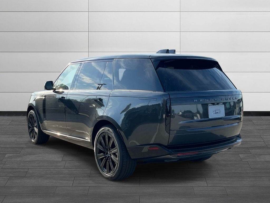 New 2027 Land Rover Range Rover Long Wheelbase SE AWD/4WD image 3
