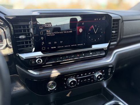 Used 2023 GMC Sierra 1500 SLT w/ SLT Convenience Package image 21