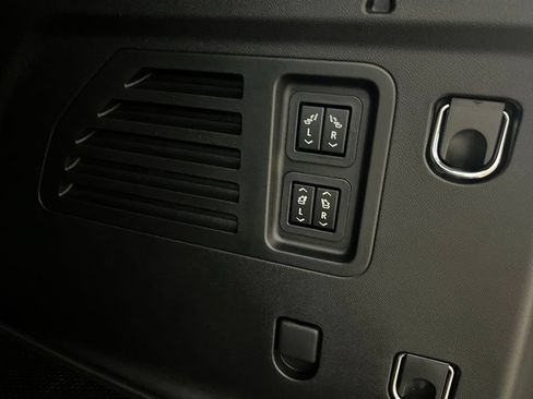 New 2026 Chevrolet Traverse RS w/ LPO, Floor Liner Package FWD image 43