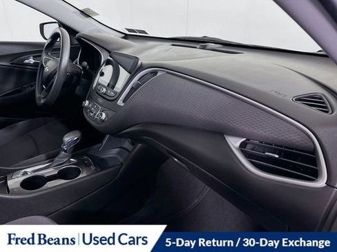 Used 2021 Chevrolet Malibu LS image 30