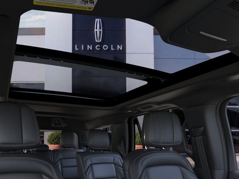 New 2025 Lincoln Navigator Reserve w/ Jet Appearance Package AWD/4WD image 22