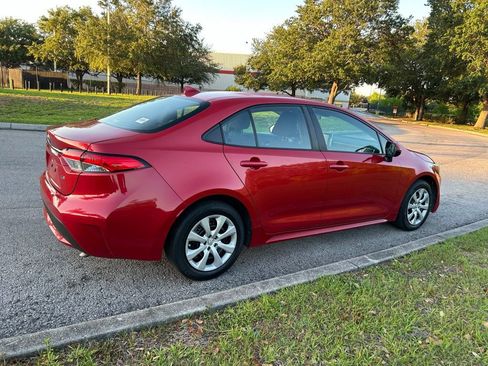 Used 2021 Toyota Corolla LE FWD image 6