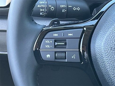 New 2025 Honda Pilot Touring image 14