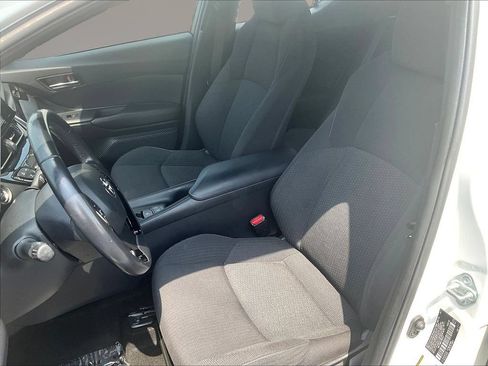 Used 2018 Toyota C-HR XLE FWD image 20