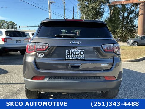 Used 2020 Jeep Compass Latitude image 4