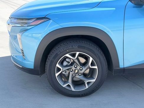 Used 2025 Chevrolet Trax LT w/ Driver Confidence Package FWD image 31