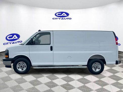 Used 2025 GMC Savana 2500 w/ Driver Convenience Package RWD image 8