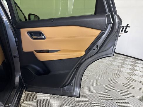 Used 2023 Nissan Rogue Platinum w/ Platinum Premium Package image 28