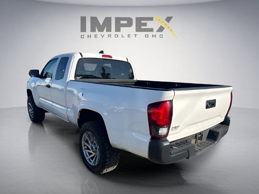 Used 2021 Toyota Tacoma SR RWD image 3