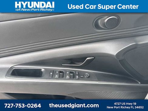 Used 2025 Hyundai Elantra Sport FWD image 9