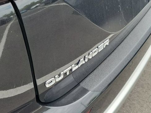 Used 2023 Mitsubishi Outlander SE FWD image 7