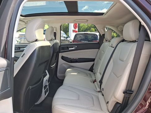 Used 2018 Ford Edge Titanium w/ Equipment Group 301A AWD/4WD image 11