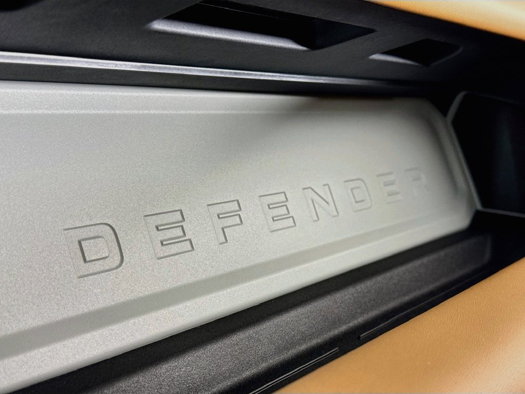 Used 2023 Land Rover Defender 110 X-Dynamic SE AWD/4WD image 23