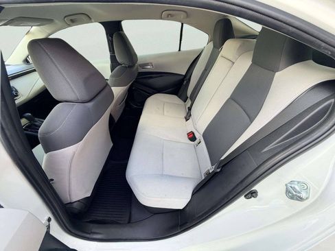 Used 2021 Toyota Corolla LE FWD image 18