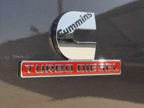 Used 2025 RAM 2500 Laramie AWD/4WD image 10