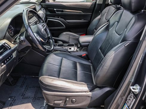 Used 2021 Kia Telluride EX w/ EX Premium Package FWD image 11