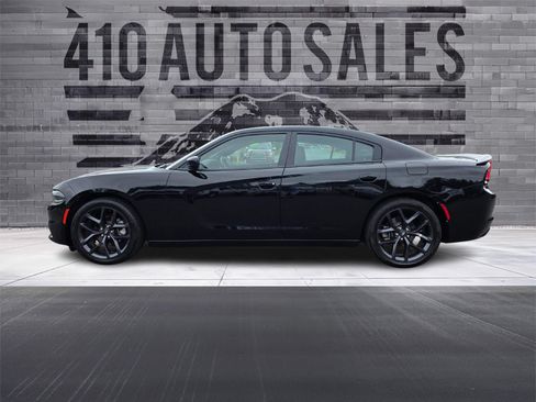Used 2021 Dodge Charger SXT w/ Blacktop Package RWD image 7