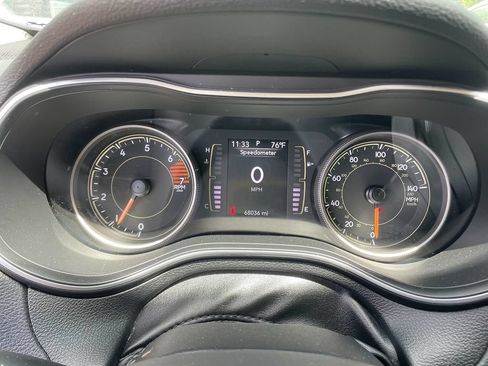 Used 2019 Jeep Cherokee Latitude w/ Popular Appearance Group AWD/4WD image 18