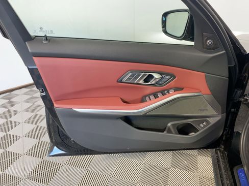 Used 2026 BMW 330i Sedan w/ M Sport Package image 10