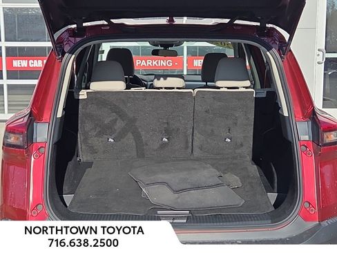 Used 2023 Nissan Rogue SV image 8