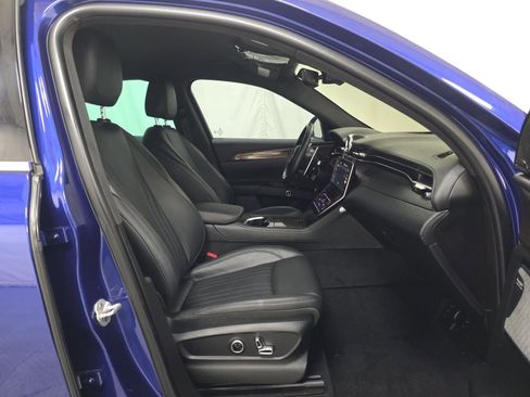 Used 2023 Maserati Grecale GT image 8