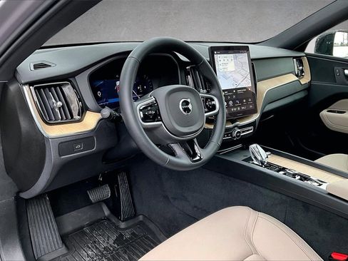 Used 2026 Volvo XC60 B5 Plus w/ Climate Package image 17