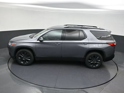 Used 2021 Chevrolet Traverse RS FWD image 17