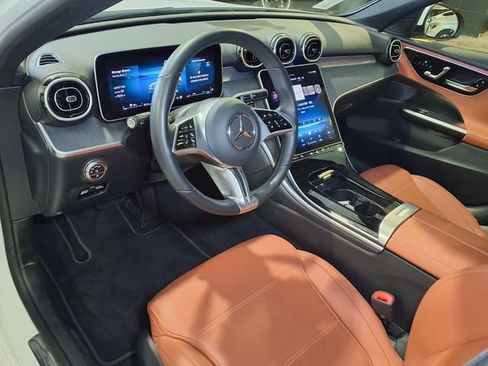 Used 2025 Mercedes-Benz C 300 4MATIC Sedan image 4