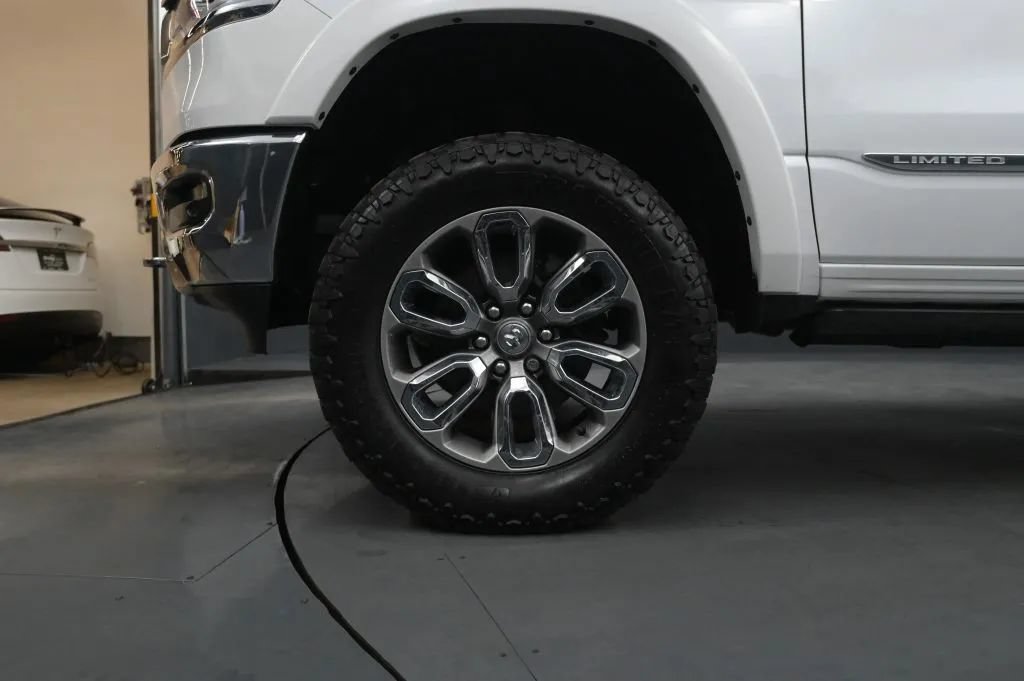 Used 2019 RAM 1500 Limited AWD/4WD image 11