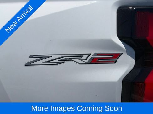 Used 2024 Chevrolet Colorado ZR2 w/ Technology Package AWD/4WD image 10