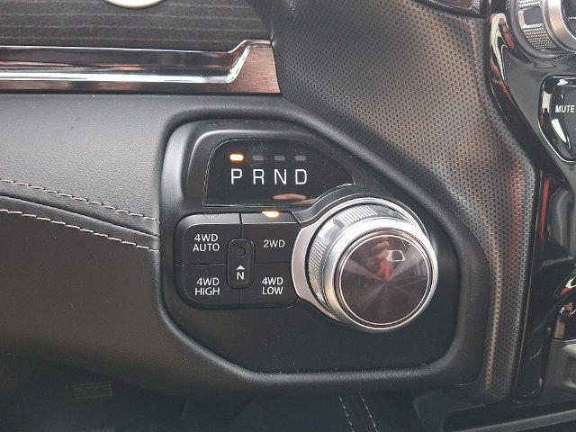 Used 2022 RAM 1500 Limited w/ Body Color Bumper Group AWD/4WD image 14