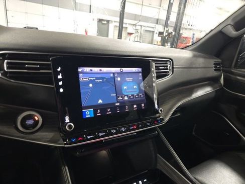 Used 2023 Jeep Wagoneer Series III w/ Preferred Equipment Group image 14