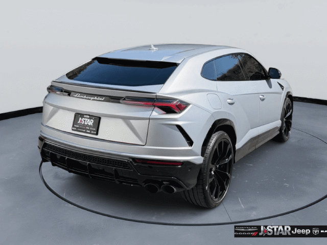 Used 2022 Lamborghini Urus AWD/4WD image 5