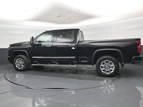 Used 2024 Chevrolet Silverado 2500 High Country w/ High Country Premium Package AWD/4WD image 37