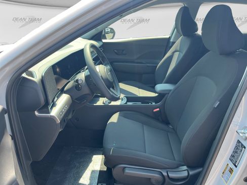 Certified 2026 Hyundai Kona SE AWD/4WD image 9