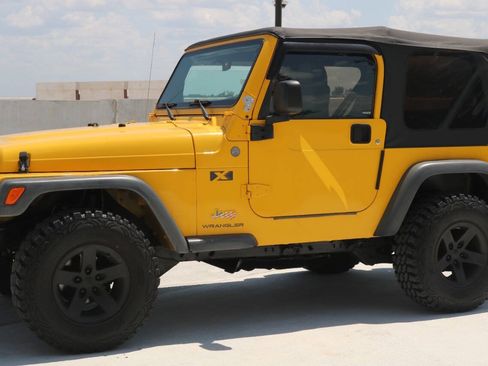 Used 2004 Jeep Wrangler X w/ Convenience Group AWD/4WD image 38