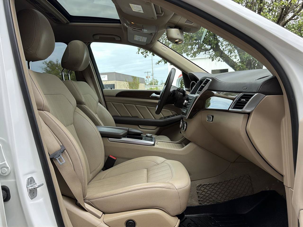 Used 2015 Mercedes-Benz GL 450 4MATIC image 33