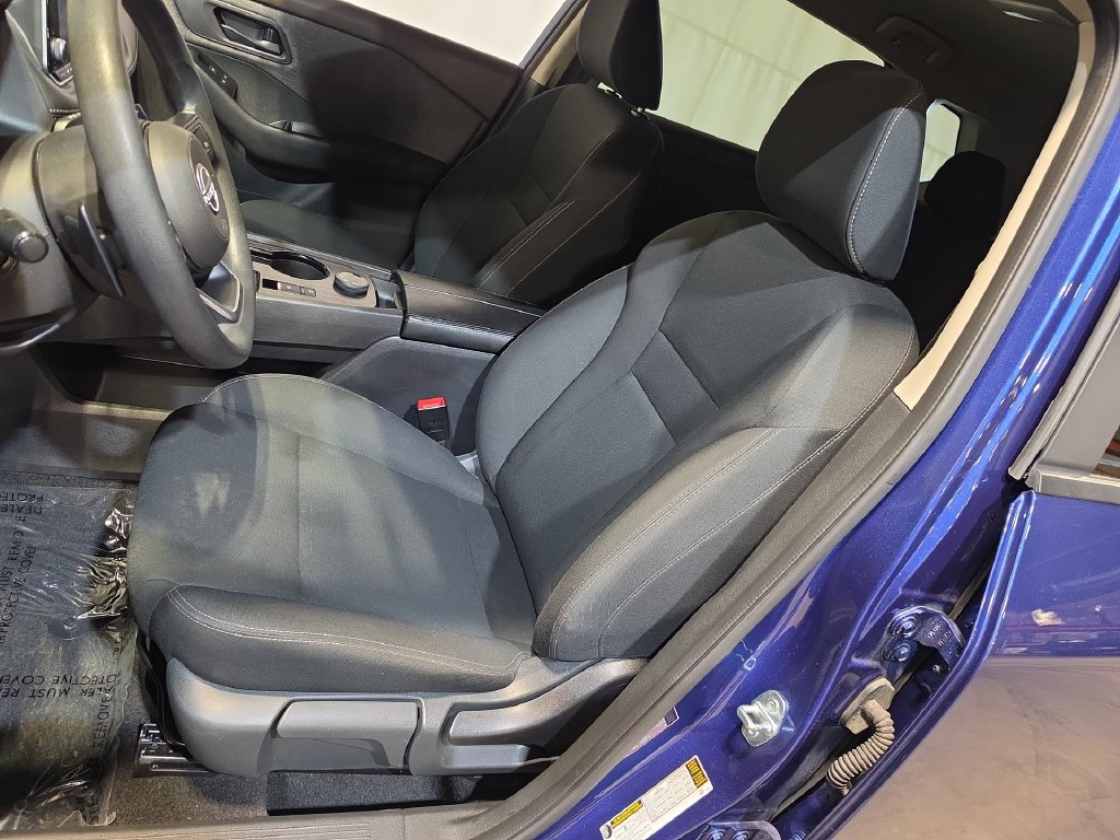 Used 2023 Nissan Rogue S AWD/4WD image 13