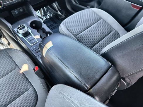 Used 2022 Ford Escape SE w/ SE Sport Appearance Package FWD image 20