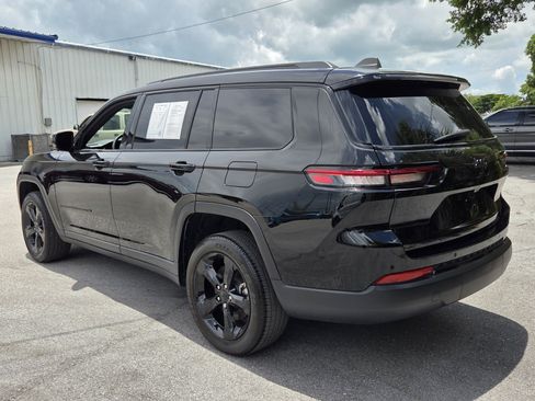 Used 2024 Jeep Grand Cherokee L Altitude RWD image 3