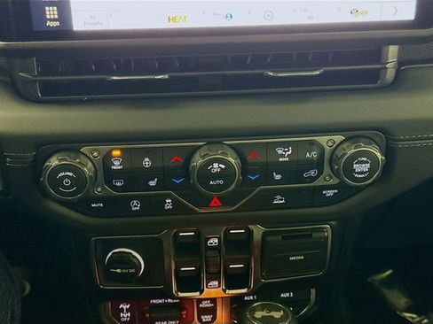 New 2026 Jeep Wrangler Unlimited Rubicon image 15