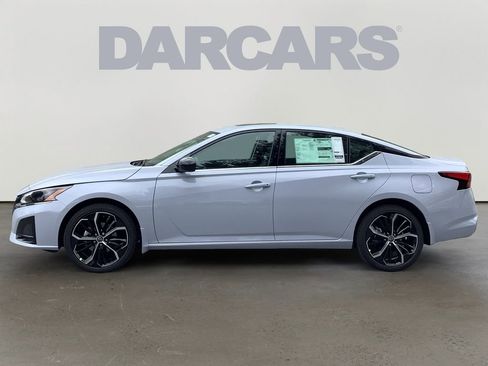 New 2025 Nissan Altima 2.5 SR w/ SR Premium Package image 4